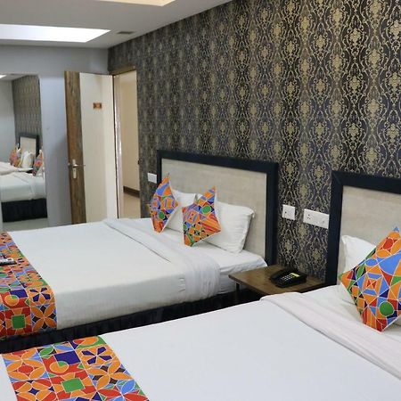 Hotel S.R. Residency Zirakpur Zewnętrze zdjęcie