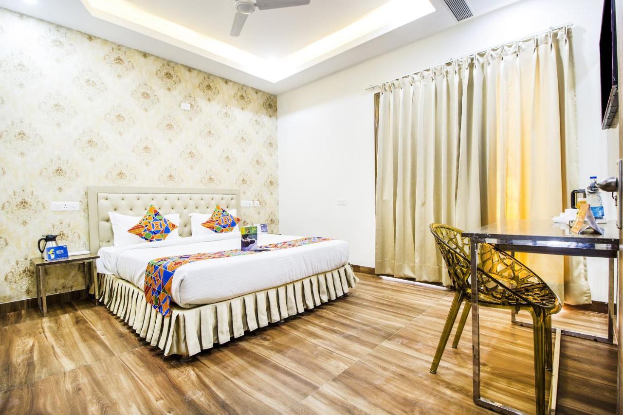 Hotel S.R. Residency Zirakpur Zewnętrze zdjęcie