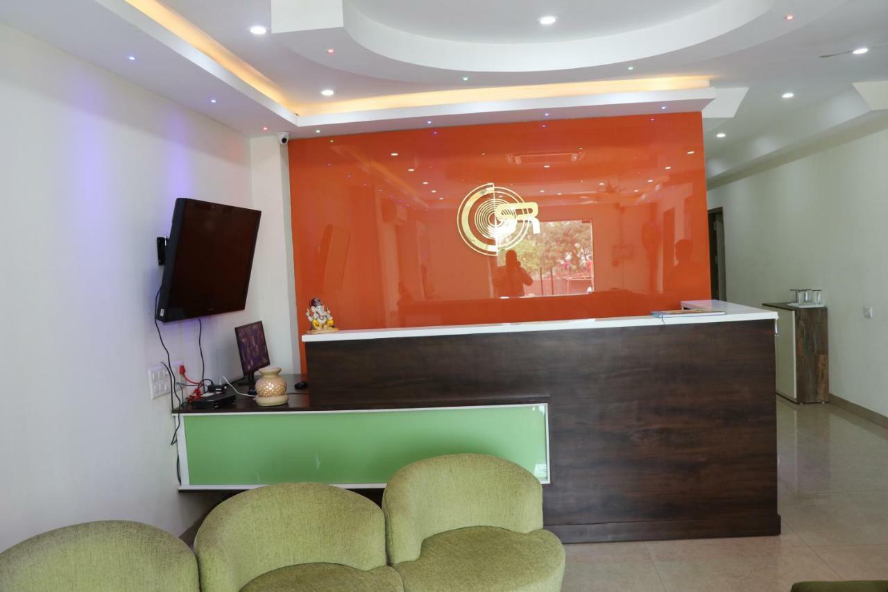 Hotel S.R. Residency Zirakpur Zewnętrze zdjęcie