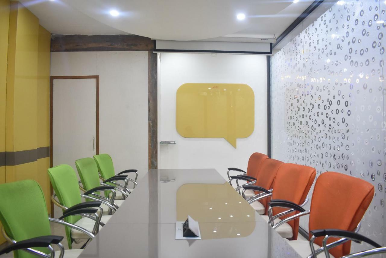 Hotel S.R. Residency Zirakpur Zewnętrze zdjęcie