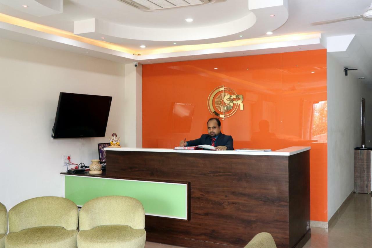 Hotel S.R. Residency Zirakpur Zewnętrze zdjęcie