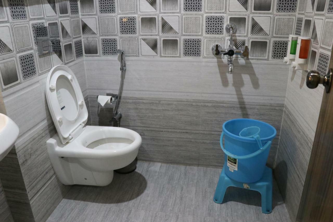 Hotel S.R. Residency Zirakpur Zewnętrze zdjęcie