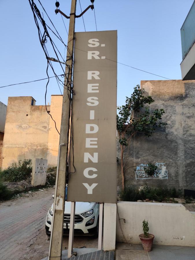 Hotel S.R. Residency Zirakpur Zewnętrze zdjęcie